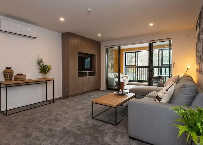 Penthouse With Park View